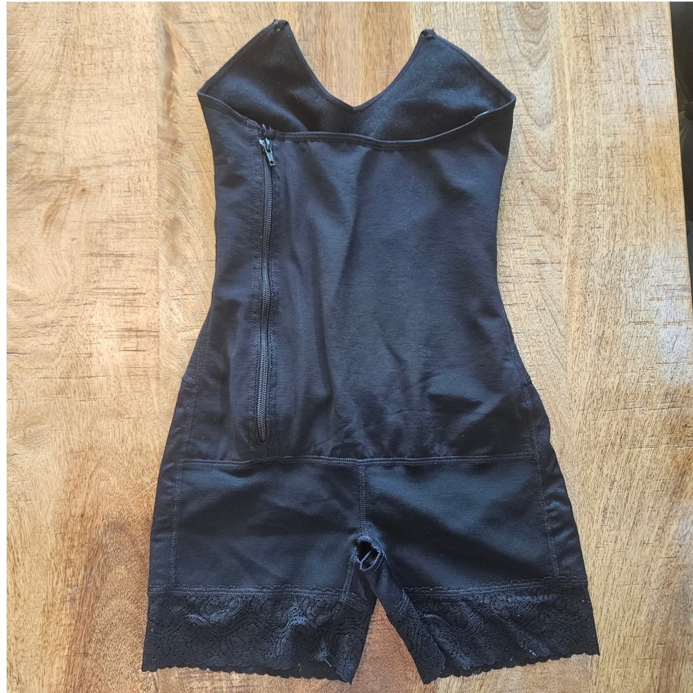 Vedette Black Compression Shapewear Bodysuit Side Zip Lace Trim Size M 36